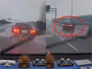 賓士公路「逼車挑釁」1分鐘後自撞護欄　行車記錄曝光網嗨：現世報