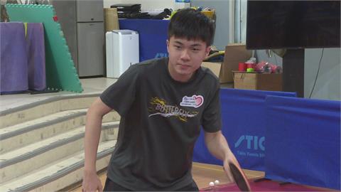 林昀儒拚個人賽　一日兩勝晉男單八強