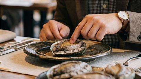 高中師「手指撫摸鮑魚片」掀2派論戰！網引用鐵拳教育「案例」打臉：有什麼問題？