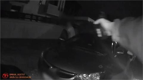 活該被抓！騎車被攔查心虛丟電子煙　警眼尖識破揪出「喪屍煙彈」