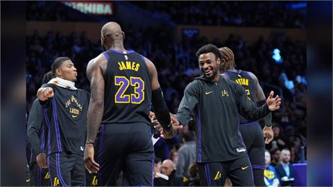 NBA(影)／布朗尼終於超越老爸了！網驚：這項「天賦」竟遠比詹皇來的高