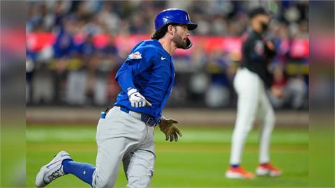 MLB(影)／一天轟了11分打點！史旺森棒子燙到冒煙　締造近10年罕見神紀錄