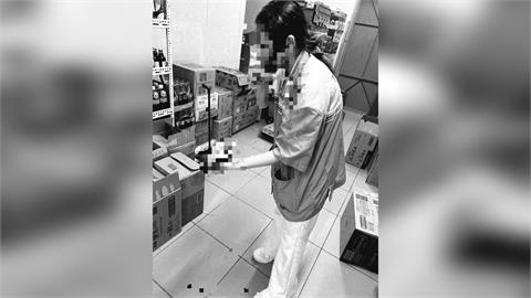 快新聞／慎入！高雄28歲女超商店員遭酒瓶攻擊　頭破血流畫面曝