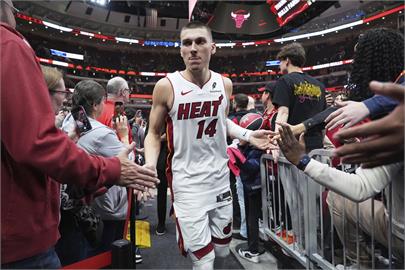 NBA(影)／東區老十熱火有「英雄」挺身而出　附加賽狂砍38分擊敗公牛