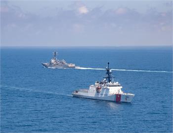 快新聞／美國海軍雙艦通過台灣海峽　國防部證實：全程掌握