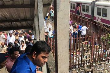 印度孟買車站發生踩踏意外 至少15死30傷