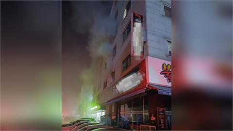 快新聞／妙齡女奇招殺蟑釀火災　鄰居新手媽抱嬰逃命墜樓亡