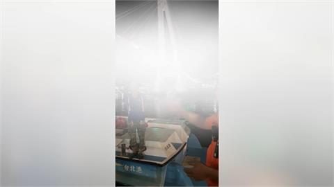 花2萬5包船看煙火泡湯！　「救生衣不足、船員不合規」民眾行程全毀