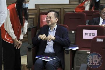 鴻海股東會2／鴻海董事改選蔣爸現身　劉揚偉拿下最高票