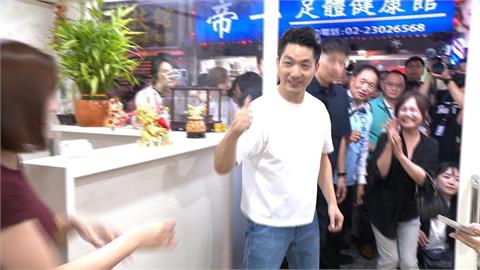 蔣一晚掃4夜市稱市政視察卻沿途喊凍蒜　被酸「假視察真掃街」