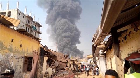 幾內亞首都油庫爆炸黑煙竄天　逾13人不幸身亡、破百人受傷