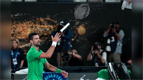 澳網(影)/男單決賽大戰前夕!喬帥2012年墨爾本奪冠球拍賣出破紀錄價格