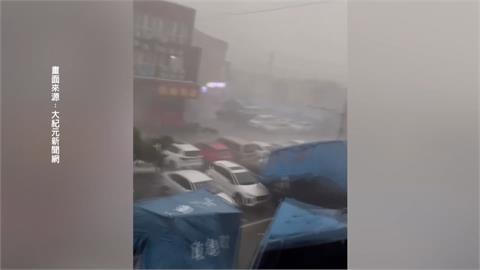 上海單日死亡創新高　暴雨中篩檢民眾怒「不如狗」