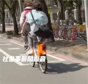 馬路亂象多！共享單車雙載「置物籃變前座」　驚見小黃司機睡著打呼