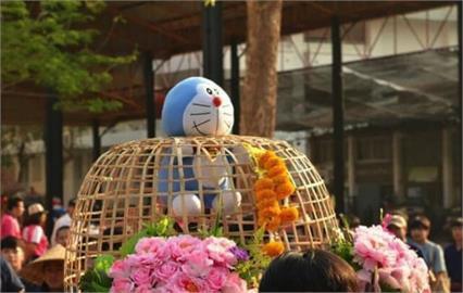泰國祈雨儀式「請來哆啦A夢」　網笑翻：不如叫他掏出降雨法寶