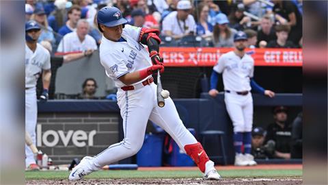 MLB(影)／028炸裂還秀美技守備！岡本手感加溫30轟里程碑M2