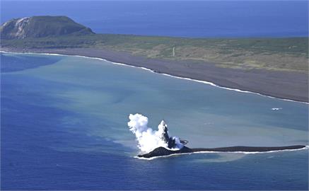 日本硫磺島外海形成新島嶼　專家：若持續長大可能連接硫磺島