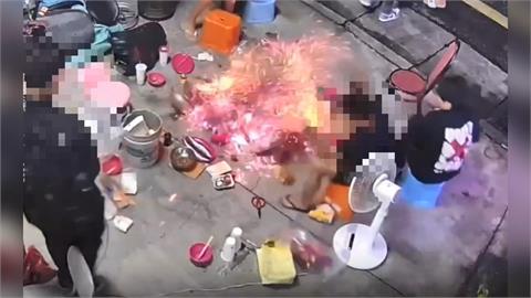 中秋烤肉驚魂! "水泥地上設烤爐"突爆炸噴火花