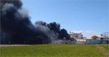 台中潭子回收場陷火海!大量廢棄物燃燒 環保局籲:下風處快關門窗