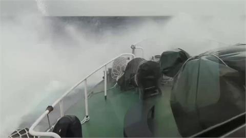 飛官辛柏毅駕F-16墜海失聯！海巡搜救「驚險第1視角」50秒畫面曝光