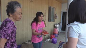 孝順少年遭牧草裁切機斷4指 台商雪中送炭送慰問金