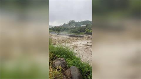 嘉義多處淹水！竹崎牛稠溪溪水暴漲　快超過防坡堤