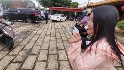趙少康亮票恐有刑責GG！張嘉郡現身票所「掏出這張」尷尬了回家忙找身分證