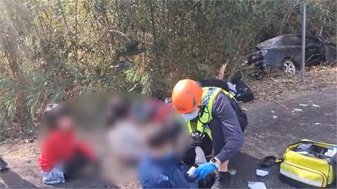 載孫賞花！　苗栗嬤開車衝櫻花林　骨折受困　3童嚇壞