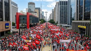 巴西總統決選倒數 Lula聖保羅大集會力推減工時