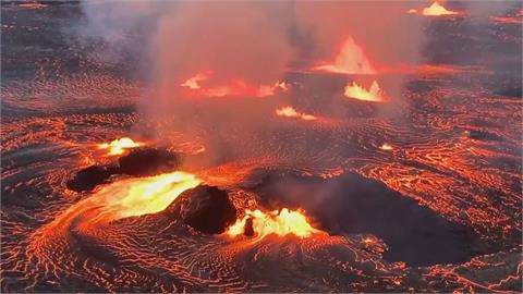 夏威夷第2大火山沉寂3個月再噴發　岩漿沸騰吸引遊客朝聖