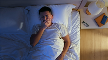 三天睡不好就會傷心血管？ 多國研究證實：即使額外運動也難抵消危害