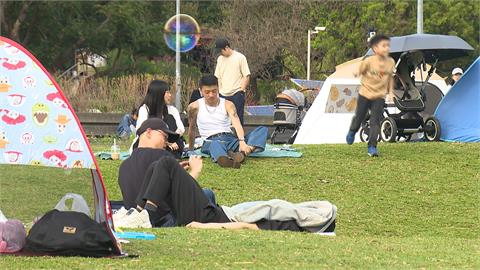 連假都市現野餐熱潮　花博、華山文創人潮滿滿
