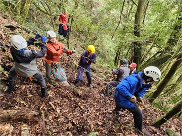 快新聞／登山疑遭落石擊中　前立委林豐喜兒子墜崖身亡