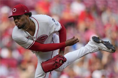 MLB(影)／復出首戰威震費城！紅人火球王牌6局無失分還飆近163公里火球
