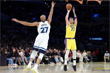 【NBA】唐西奇狂轟49分「準大三元」　湖人輕取灰狼奪下首勝