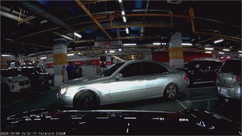 逆向強占車位不認有錯　順向駕駛理論無果直搖頭