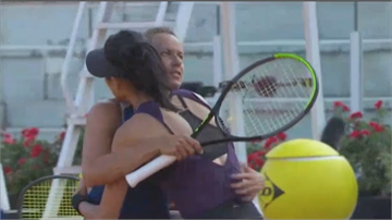 網球場上「台捷也友好」！謝淑薇、史翠可娃奪羅馬公開賽女雙冠軍