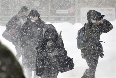最強寒流！日本連日暴雪　當地交通大亂、雪崩事故頻傳