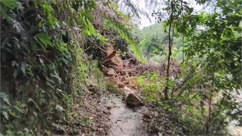 苗栗鳴鳳古道入口處大面積崩塌　土石比人還大登山客得改道