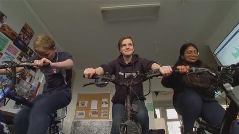 自己的甜甜圈自己炸　澳洲學生騎腳踏車發電