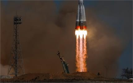 美俄繼續合作　NASA太空人乘俄飛船抵國際太空站