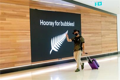 澳洲紐西蘭免隔離旅行上路　機場湧進大批旅客