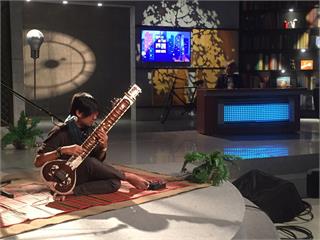 音樂界的文化融合 演奏家吳欣澤帶您揭開「西塔琴」奧秘