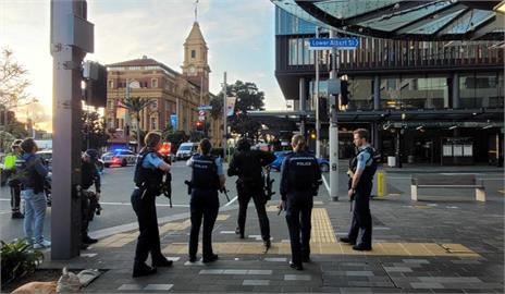 快新聞／紐西蘭奧克蘭驚爆槍擊案「2人死亡」　槍手躲工地電梯井遭警擊斃
