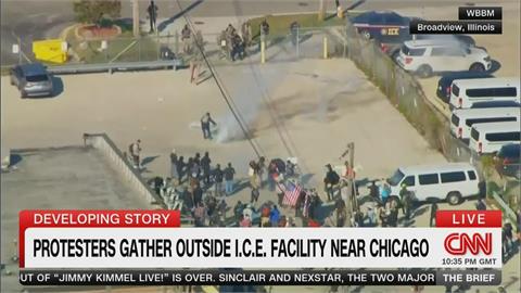 美國ICE拘捕無證移民執法過當？　愛荷華州超市員工遭暴力逮捕