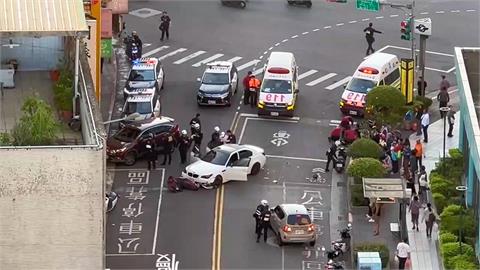 快新聞/信義區街頭爆警匪追逐!毒蟲拒捕撞3車 畫面曝光