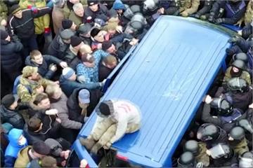 烏克蘭政壇危機 反對派領袖被捕支持者救人