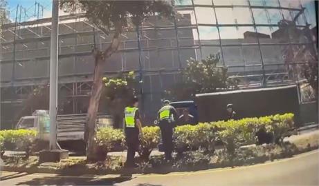 與同事開車外出工作爆衝突　副駕嫌「開太慢」竟拿美工刀劃傷同事