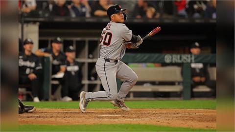 MLB(影)／「台灣怪力男」李灝宇點燃反撲氣焰！帶頭扛冰桶嗨潑飲料慶祝網笑翻