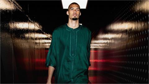 NBA(影)/真有少林之力?文班亞馬「神秘僧侶裝」隊友看了都怕 大型雙十逼出G7